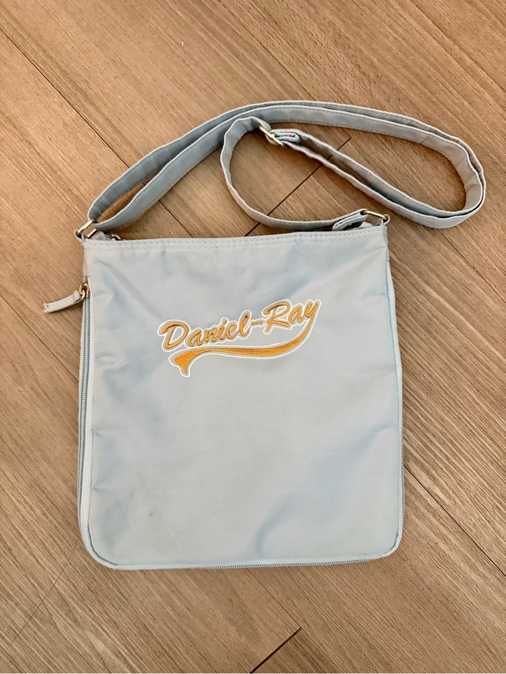 Donating soon- DANIEL-RAY Expandable Messenger Bag
